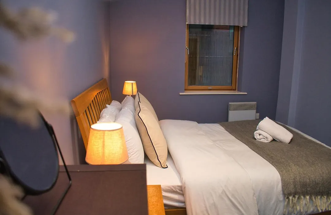 Spacious 2Bdr Apartment By Torr Property Group Short Lets & Serviced Accommodation With Free Underground Allocated Parking Manchester-1