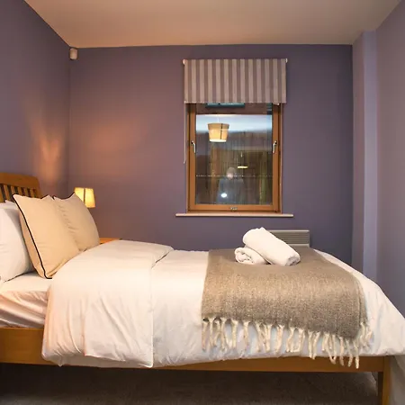 Spacious 2Bdr Apartment By Torr Property Group Short Lets & Serviced Accommodation With Free Underground Allocated Parking Manchester-3