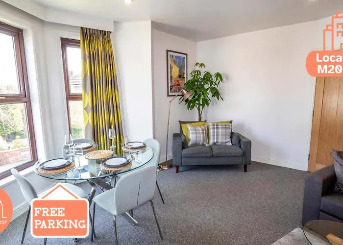 2 Bed Didsbury Flat Sleeps 6 Free Parking